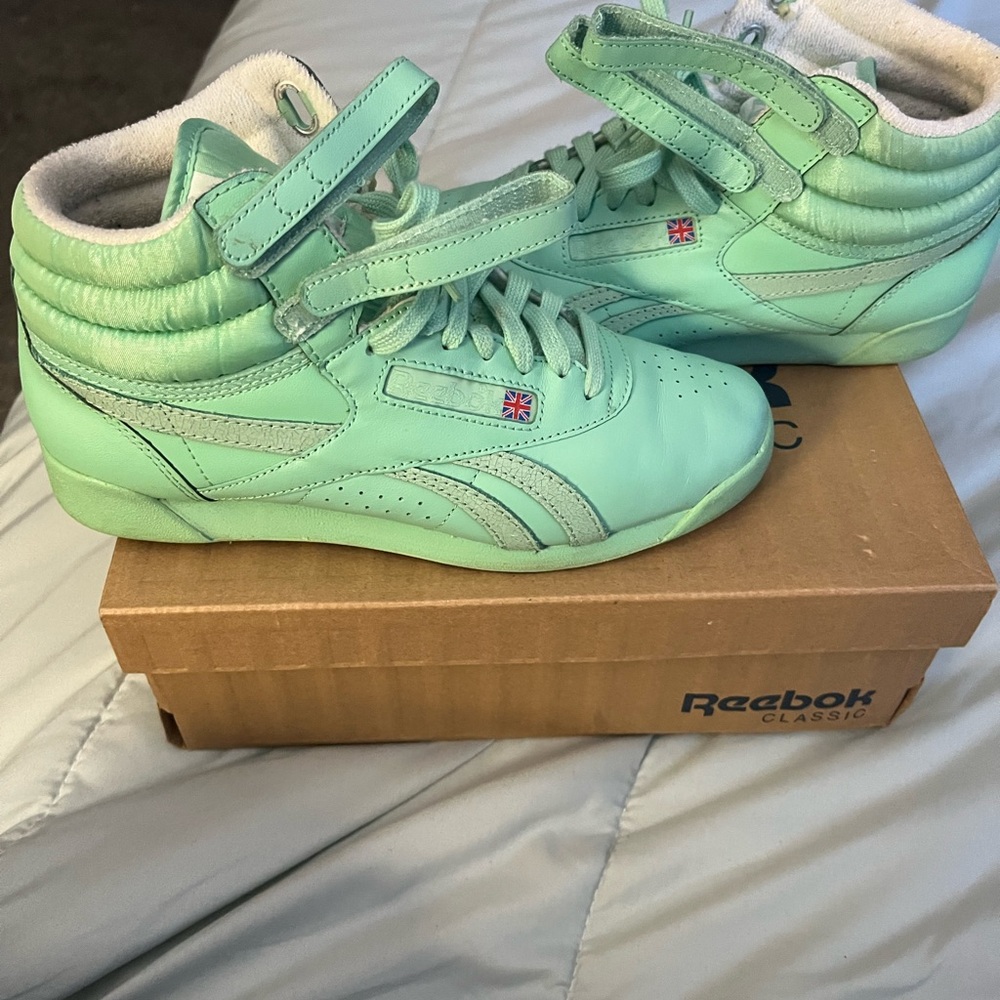 Reebok  Light Green / mint High-Top Sneakers